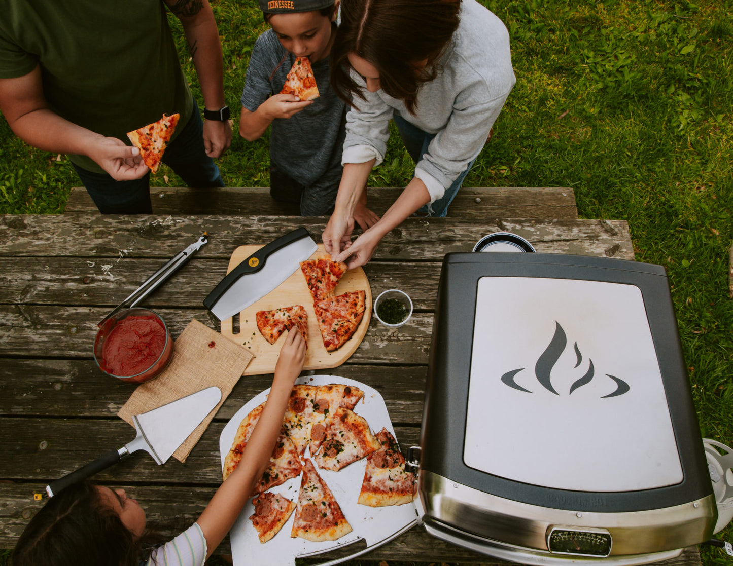HALO Cook + Serve Pizza Kit
